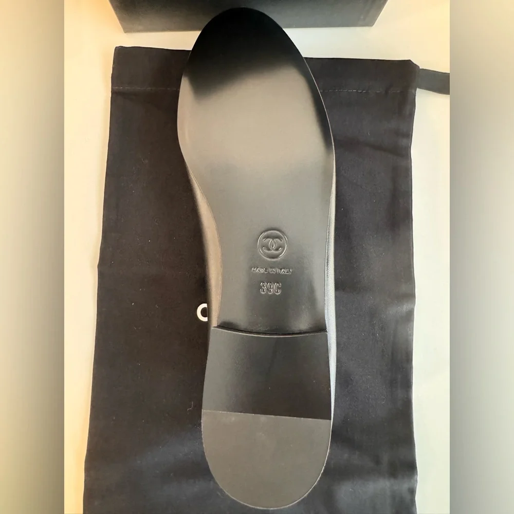 CHANEL Black Leather Ballet Flats with Bow